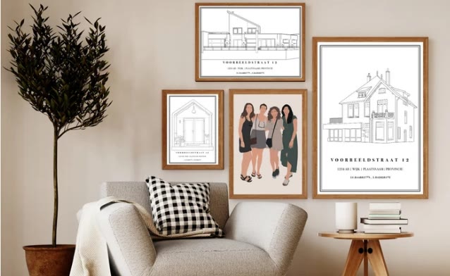 Wand met ingelijste huis- en portretillustraties van Studio Laset